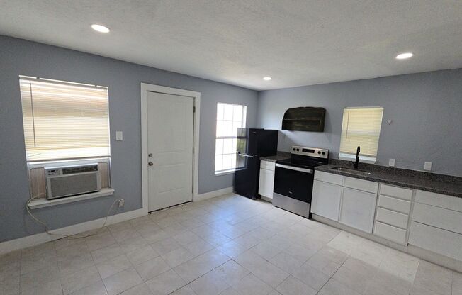 9010 Linda Vista Rd - Unit C **HALF OFF THE SECOND MONTH'S RENT MOVE-IN SPECIAL**