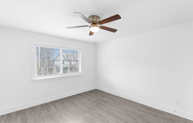 2 beds, 1 bath, 816 sqft, $1,209, Unit 13