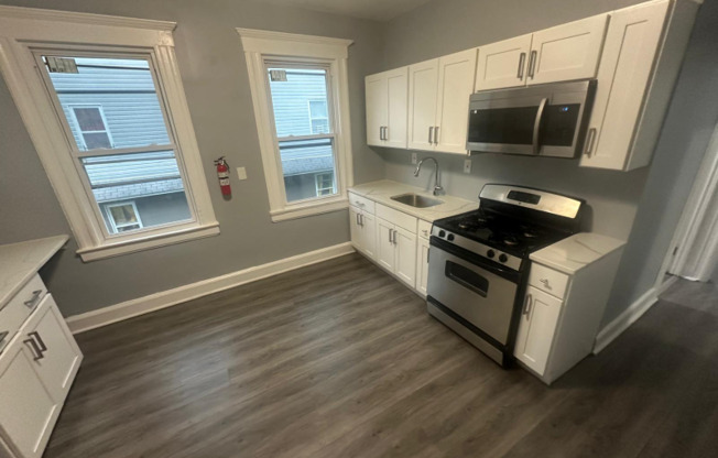 332 HAMILTON