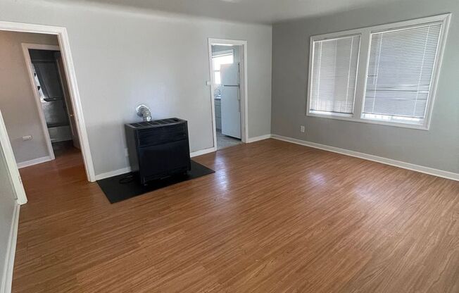 2 beds, 1 bath, 800 sqft, $1,495