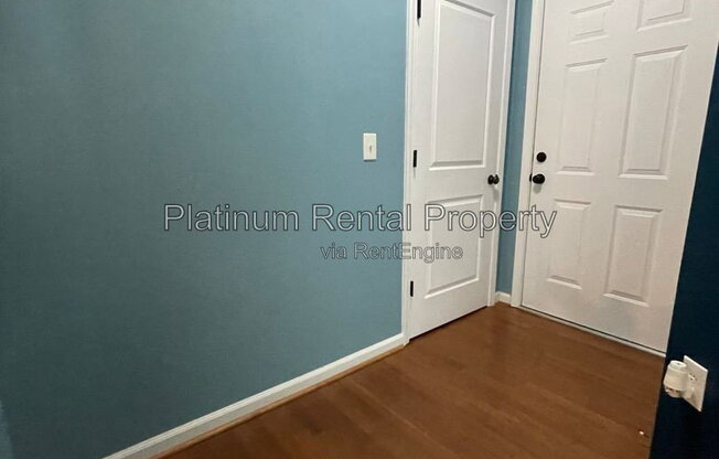 3 beds, 2.5 baths, 2,069 sqft, $2,095, Unit 10