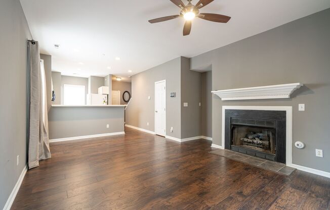 Fantastic 2 Bedroom, 1.5 Bath Townhome in the Hedingham, N Raleigh - Pet Friendly!