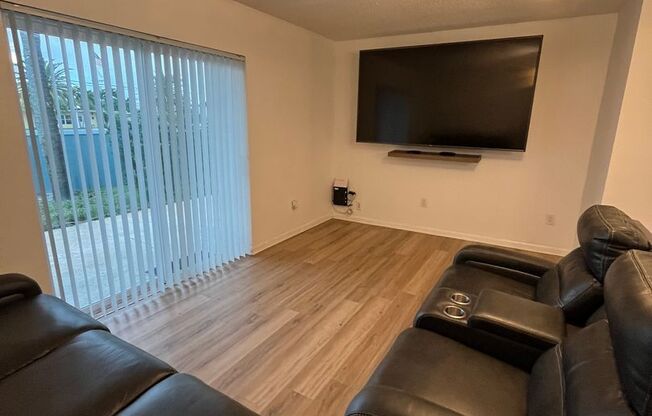 1 bed, 1 bath, $1,700, Unit A5