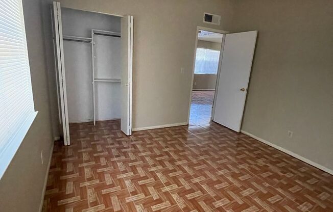 2 beds, 1 bath, $950