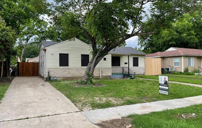 215 COLLINS DR