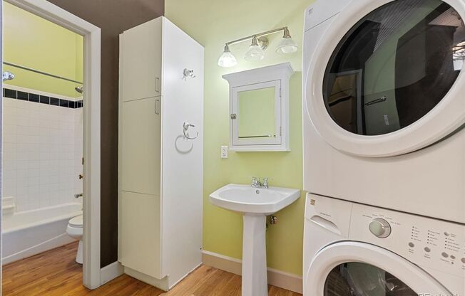 1 BED 1 BATH 2 PARKING SPOTS ACROSS FROM ROCKIE'S STADIUM!