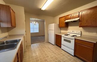 3 beds, 2 baths, $1,350