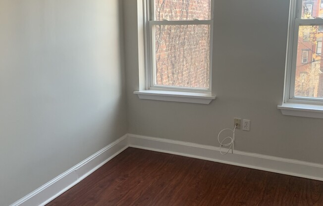 2 beds, 1 bath, , $3,400, Unit 16