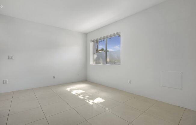 Living room at The Regency Apartments in Tempe AZ Nov 2020 (3)