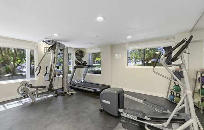 Spacious Fitness Facility with Large Oversized Windows at Sir Gallahad Apartment Homes, Washington