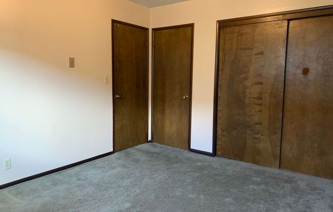 2 beds, 1 bath, $1,095, Unit #4