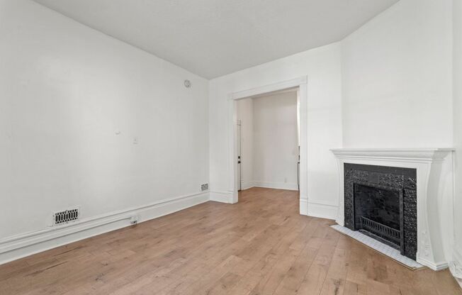 Studio, 1 bath, $999, Unit 726-01