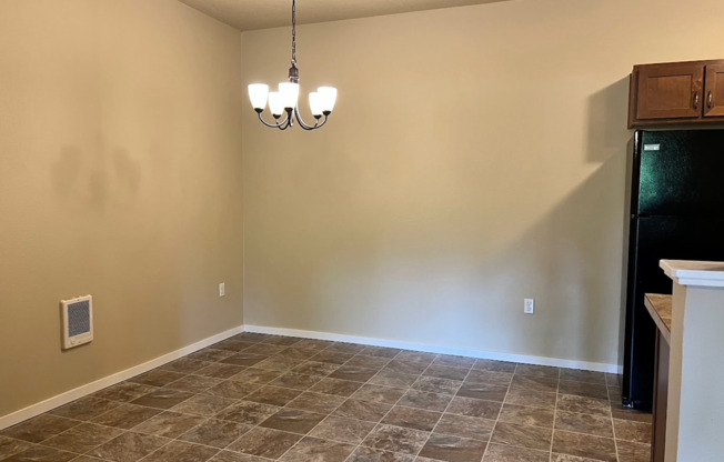 2 beds, 2 baths, 1,090 sqft, $1,600, Unit 523-07