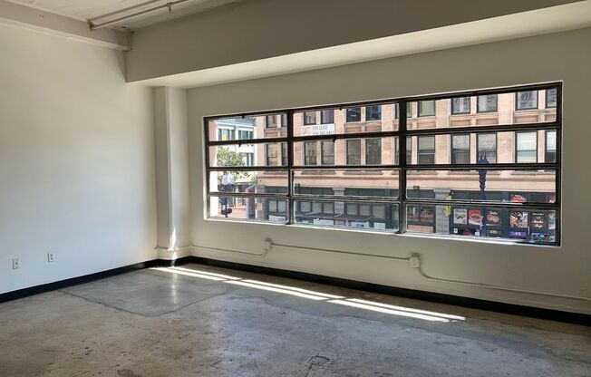 1 bed, 1 bath, 924 sqft, $3,095, Unit 1014-210