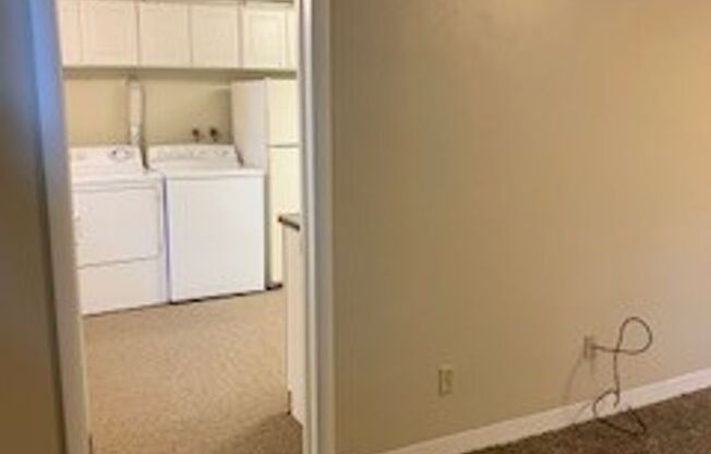 2 beds, 1 bath, $1,800, Unit 686