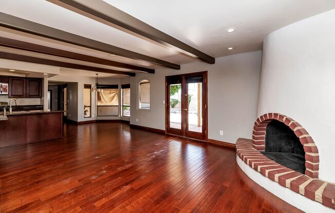 15620 N 8th St Phoenix, AZ 85022