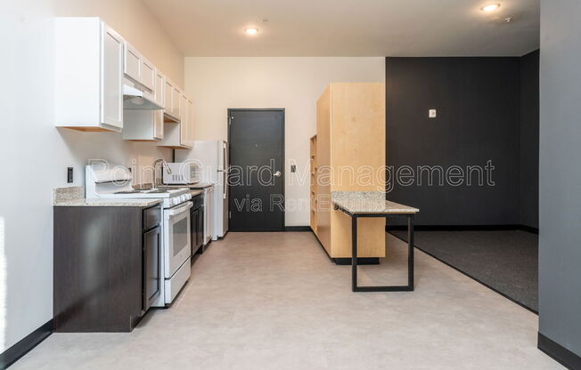 1 bed, 1 bath, 449 sqft, $745, Unit 118