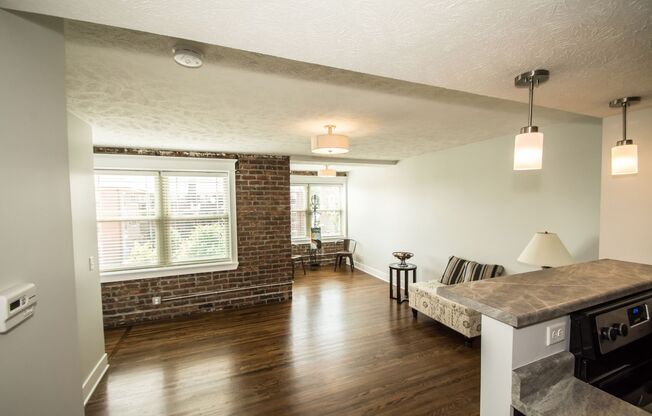 1 bed, 1 bath, 650 sqft, $1,195, Unit Unit 202 A650 w/Nook