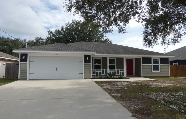 3-Bedroom Home in Navarre with Modern Finishes - Close to everything!