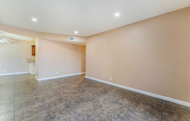 3 beds, 2 baths, $1,795, Unit # 2084