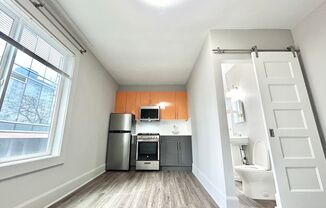 Studio, 1 bath, 178 sqft, $935, Unit 305