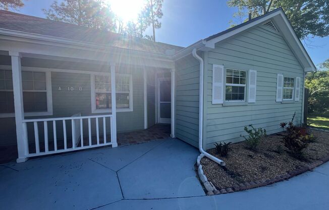 Super Cute 3bd 2bath with Florida Room!!
