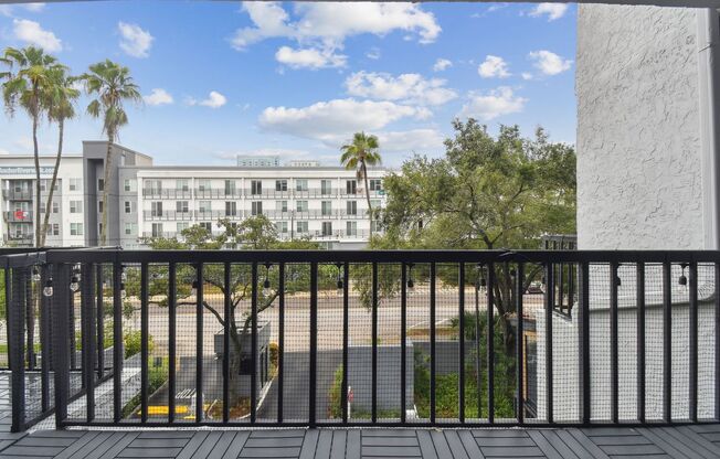 Charming 1 Bed, 2 Bath Condo in the Vibrant Tampa Arts District