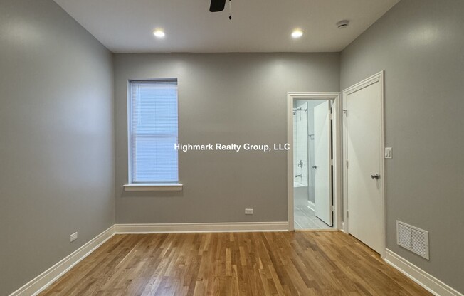 4452 N SHERIDAN