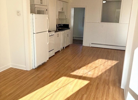 1 bed, 1 bath, 580 sqft, $1,800, Unit 3