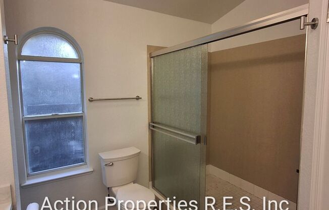 3 beds, 2 baths, $2,495