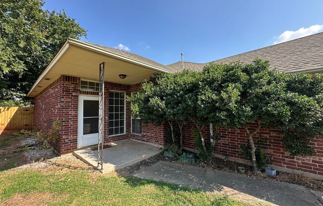 3 Bedroom 2 Bath Home in EDMOND - YOU WILL NOT WANT TO MISS OUT!