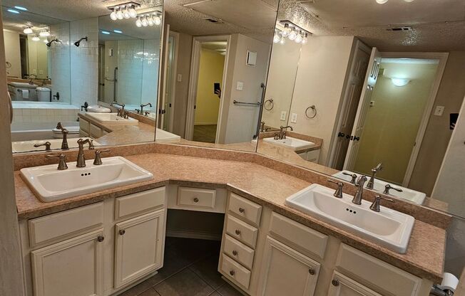 1 bed, 1 bath, $1,395, Unit # 174