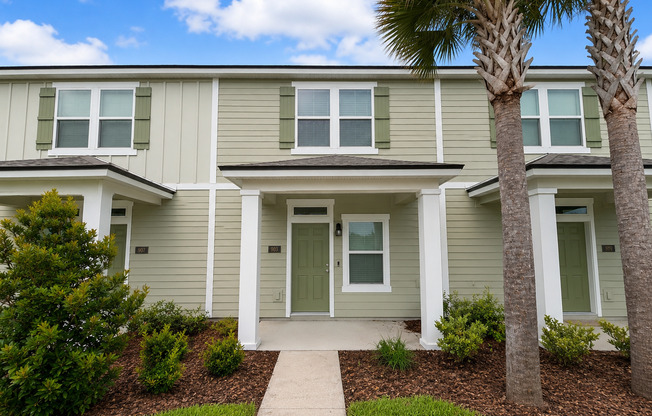 2BR/2.5BA Move-In Ready with Garage – Just Minutes from Oakleaf Town Center! Lawn Care Included!