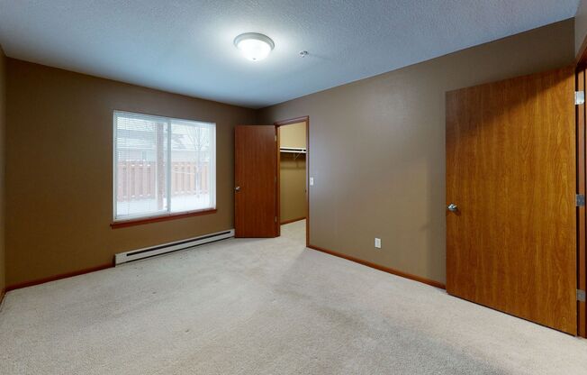 2 beds, 1 bath, $1,295, Unit D