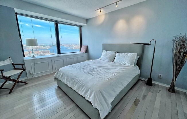 85 E India Row