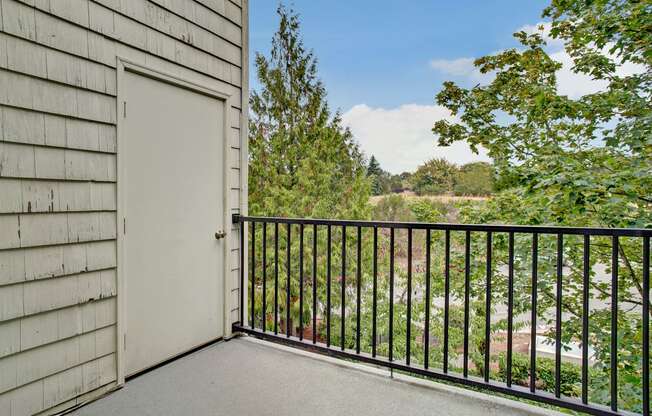 Heritage Hill Balcony and Storage Apartments in Renton, WA