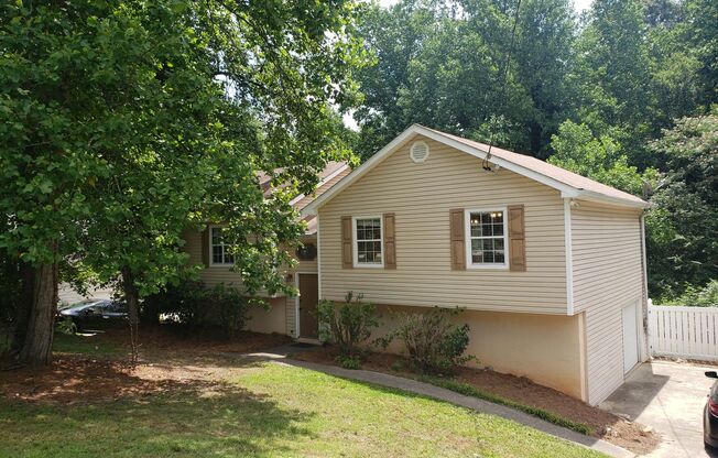 3BR 2BA in Powder Springs