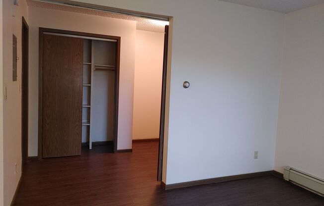 1 bed, 1 bath, $895, Unit #16