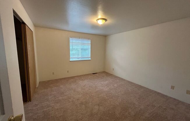 2 beds, 1 bath, $1,850, Unit Unit A