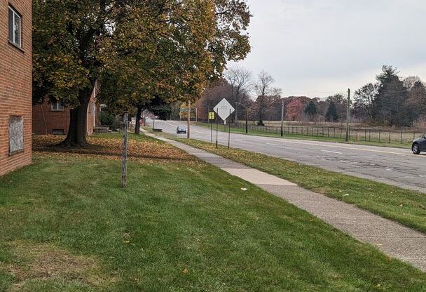 22570 W SEVEN MILE RD