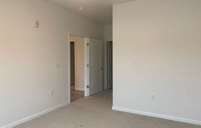 3 beds, 2 baths, 1,344 sqft, $1,665, Unit 226
