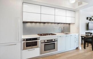 1 bed, 1 bath, $4,100, Unit 15F