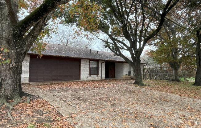 2/2 WITH TWO Car Garage in GREAT Location