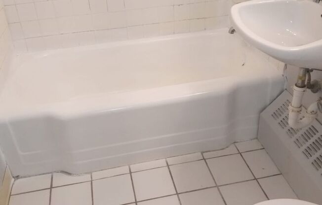 Studio, 1 bath, 400 sqft, $1,200, Unit 1006