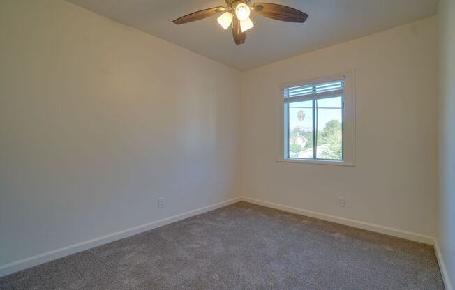 2 beds, 1 bath, $2,050, Unit A