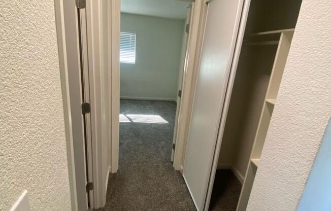 2 beds, 1 bath, $1,600, Unit Zuni #1