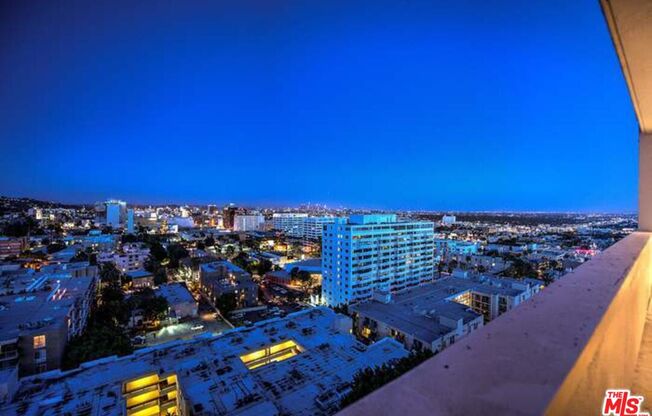 2 beds, 2 baths, 1,377 sqft, $4,900, Unit 702