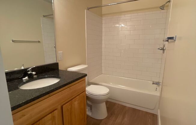 3 beds, 2 baths, 1,152 sqft, $2,370, Unit 14225 #303