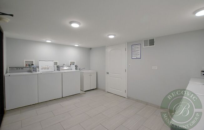 Studio, 1 bath, 305 sqft, $1,550, Unit 202