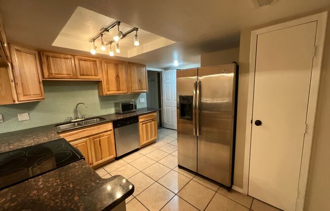 2 beds, 3 baths, $1,800